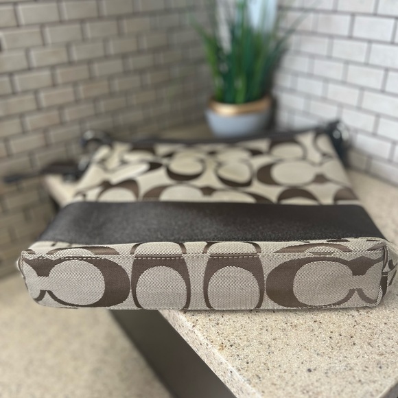 💜 Coach Canvas Stripe Shoulder Bag - Picture 3 of 7